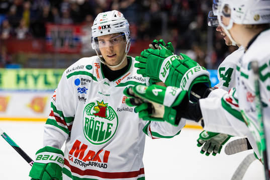 Rögles Adam Tambellini jublar