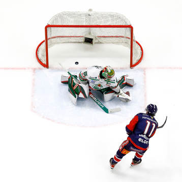 Mål på straff av Linköpings Henrik Törnqvist  förbi