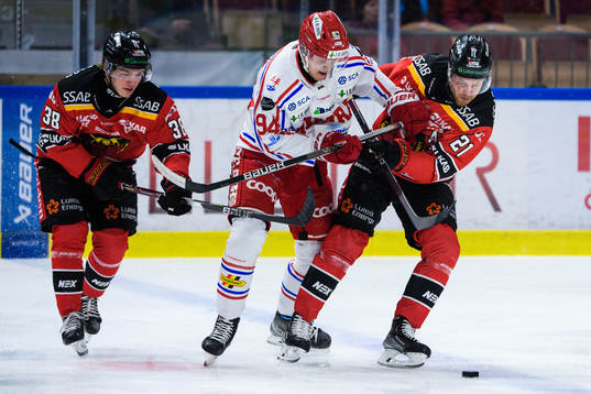 Timrås Sebastian Hartmann och Luleås Juhani Tyrväinen
