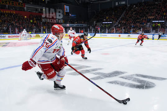 Timrås Nicholas Halloran och Luleås Juhani Tyrväinen