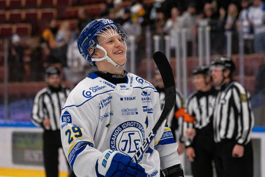 Leksands Emil Heineman jublar
