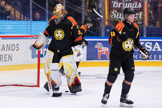 Brynäs målvakt Anders Lindbäck deppar