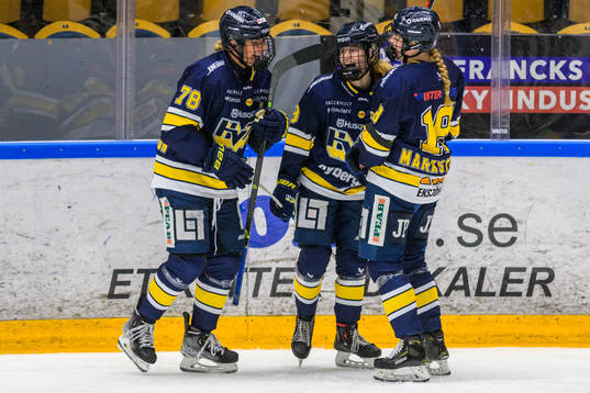 HV71s Elin Svensson jublar