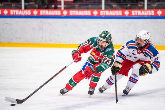Frölundas Ella Thorbard och Hovås Alexandra Carlbom