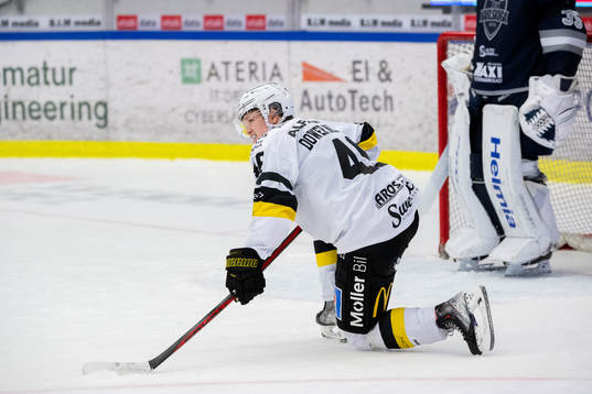 Västerås Liam Dower Nilsson deppar med lagkamrater