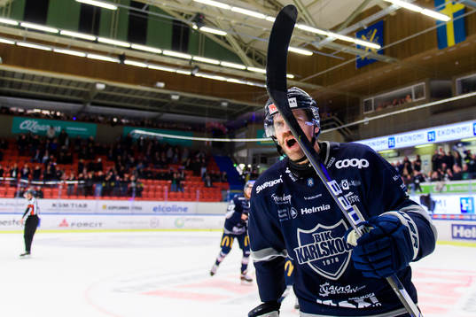 Karlskogas Johan Larsson jublar