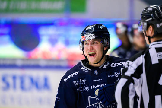 Karlskogas Philip Eriksen jublar