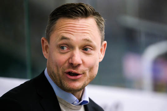 Karlskogas huvudtränare Karl Helmersson