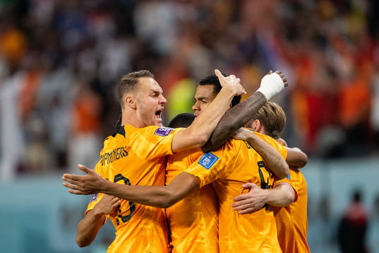 Cody Gakpo of Netherlands celebrate with team mates