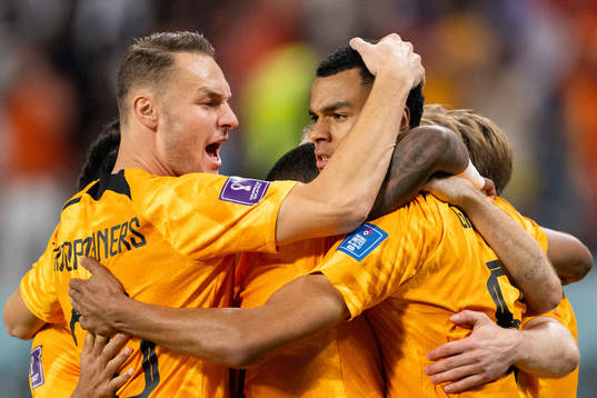 Cody Gakpo of Netherlands (C) celebrate with Teun