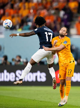 Angelo Preciado of Ecuador and Daley Blind of Netherlands