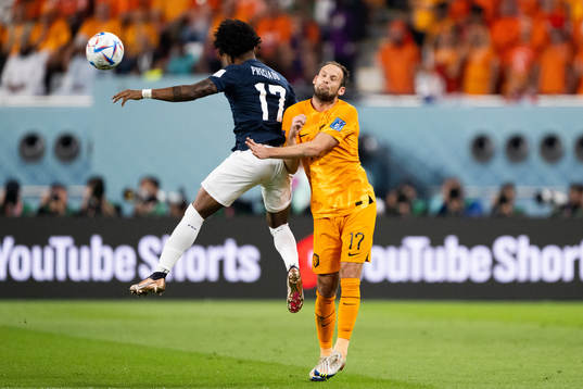 Angelo Preciado of Ecuador and Daley Blind of Netherlands