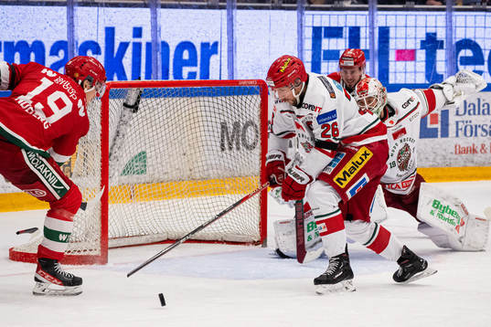 Moras Axel Sundberg, Modos Emil Wahlberg och målvakt