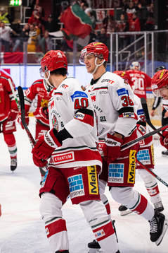 Modos David Bernhardt och Johan Södergran jublar