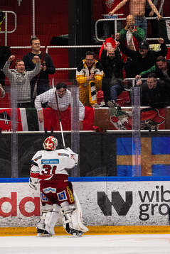 Modos målvakt Marcus Nygren jublar