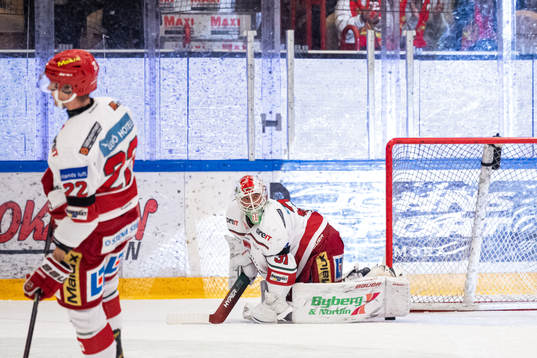 Modos målvakt Marcus Nygren deppar