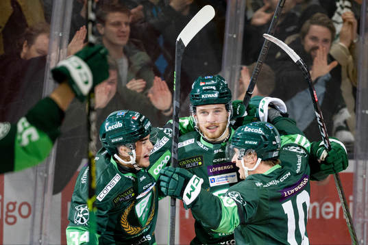 Färjestads Marcus Westfält jublar