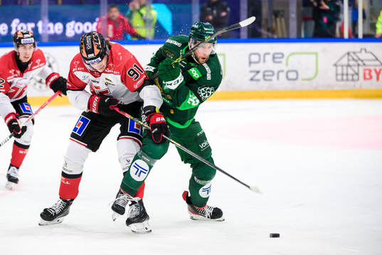 Örebros Leo Carlsson och Färjestads Per Åslund