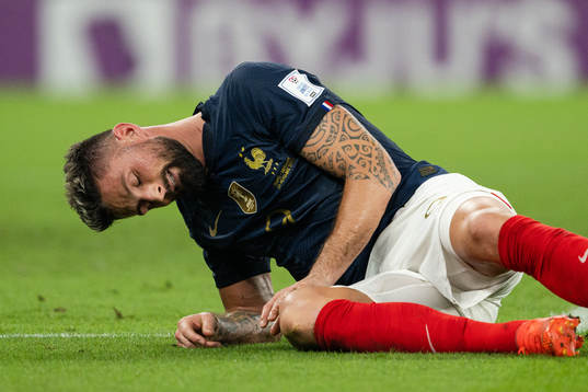 Olivier Giroud of France looks dejected