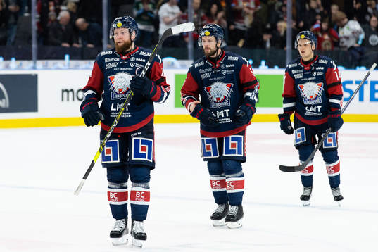 Linköpings Jonas Junland och Oscar Fantenberg deppar