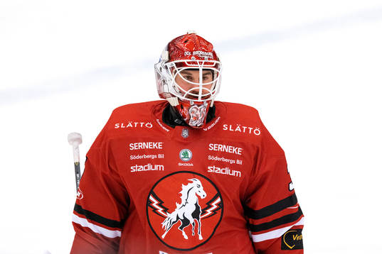 Vita Hästens målvakt Tobias Sandberg på uppvärmningen