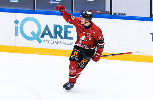 Vita Hästens Eric Borg jublar