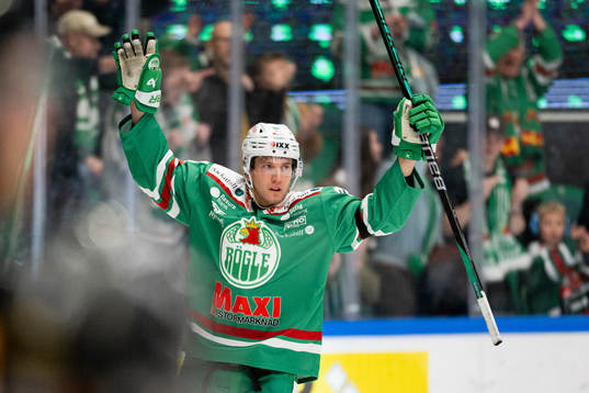 Rögles Adam Tambellini jublar