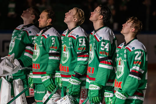 Rögles spelar hedrar Börje Salming