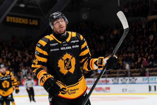 Skellefteås Tom Kühnhackl jublar