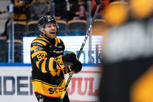 Skellefteås Arvid Lundberg jublar