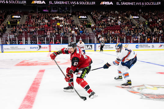 Malmö Redhawks Fredrik Händemark och Växjös Amil Krupic
