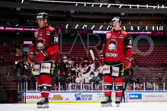 Malmö Redhawks Matias Lassen och Emil Sylvegård deppar