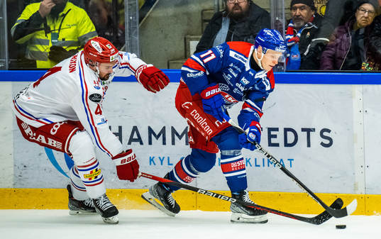 Timrås Tim Erixon och Oskarshamns Antti Suomela