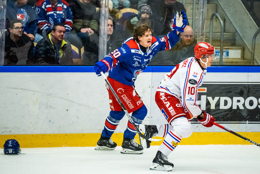 Oskarshamns Juuso Riikola och Timrås Robin Alvarez