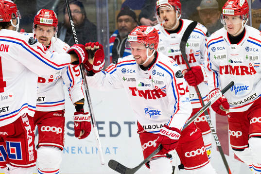 Timrås Jonathan Dahlén jublar