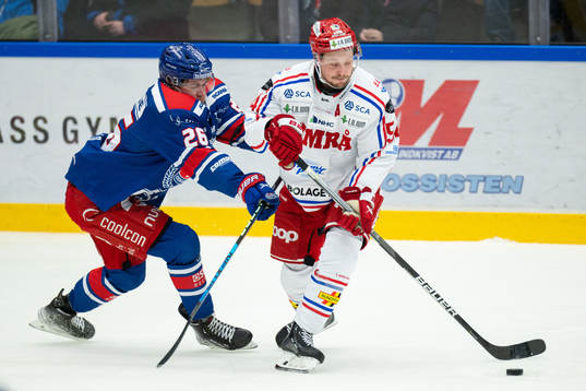 Oskarshamns Lukas Pilö och Timrås Jonathan Dahlén