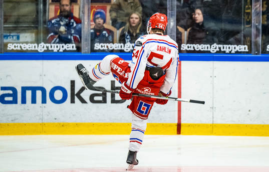 Timrås Jonathan Dahlén jublar