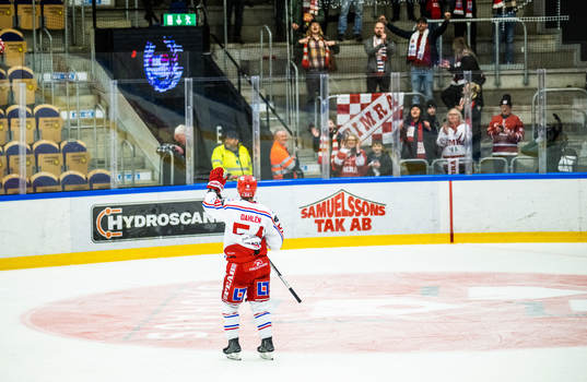 Timrås Jonathan Dahlén jublar
