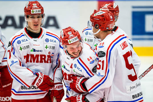 Timrås Jonathan Dahlén jublar med Jakob Stenqvist och