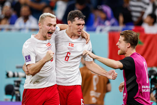 [DK=20221126: Victor Nelsson, Danmark og Andreas