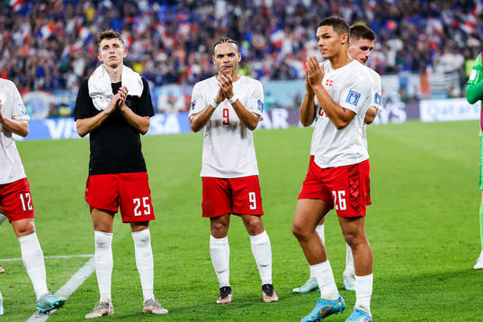 [DK=20221126: Martin Braithwaite, Danmark og Alexander Bah,