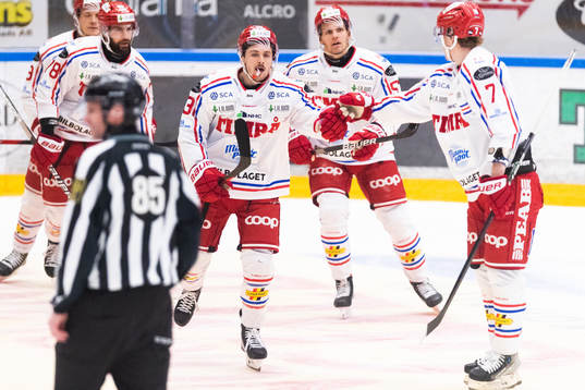 Timrås Nicholas Halloran jublar