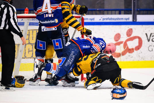 Växjös Martin Lundberg och Skellefteås Oskar Nilsson i