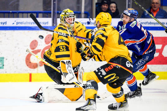 Skellefteås målvakt Linus Söderström och Växjös Kalle