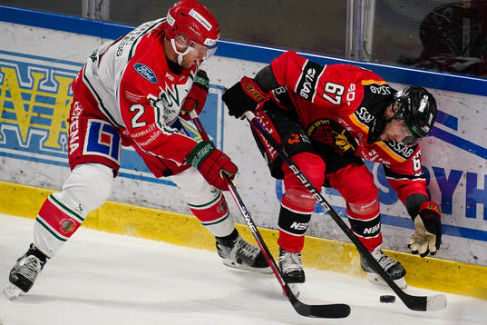 Frölundas Christian Folin och Luleås Konstantin Komarek