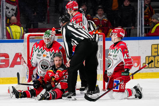 Luleås Leo Komarov och Frölundas Tom Nilsson och målvakt