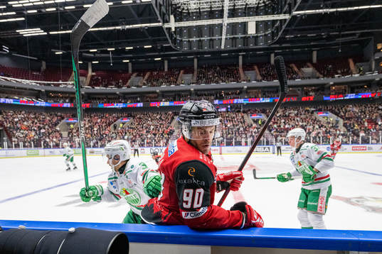 Malmö Redhawks Lance Bouma och Rögles Michael Kapla