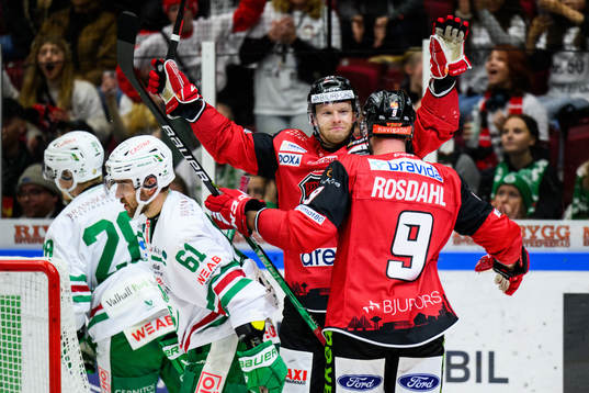 Malmö Redhawks Carl Söderberg jublar