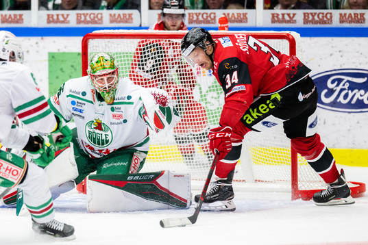 Malmö Redhawks Carl Söderberg gör 1-0 på Rögles