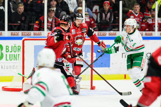 Malmö Redhawks Carl Söderberg gör 3-1 som senare döms